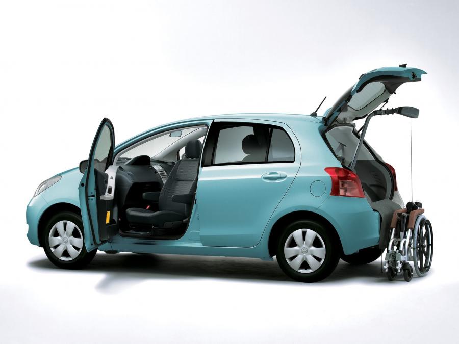  Toyota Vitz 2005 года  (фото 11 из 13)